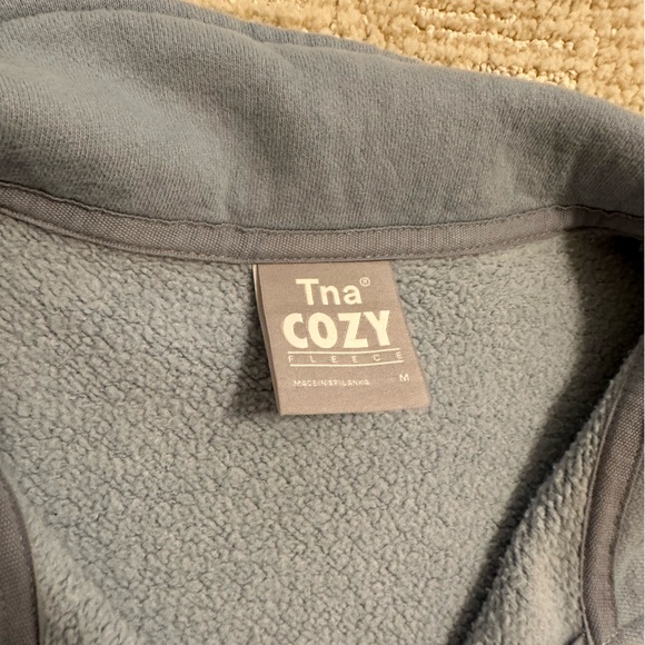 TNA Aritzia Cozy Fleece 1/4 Zip - Picture 4 of 5